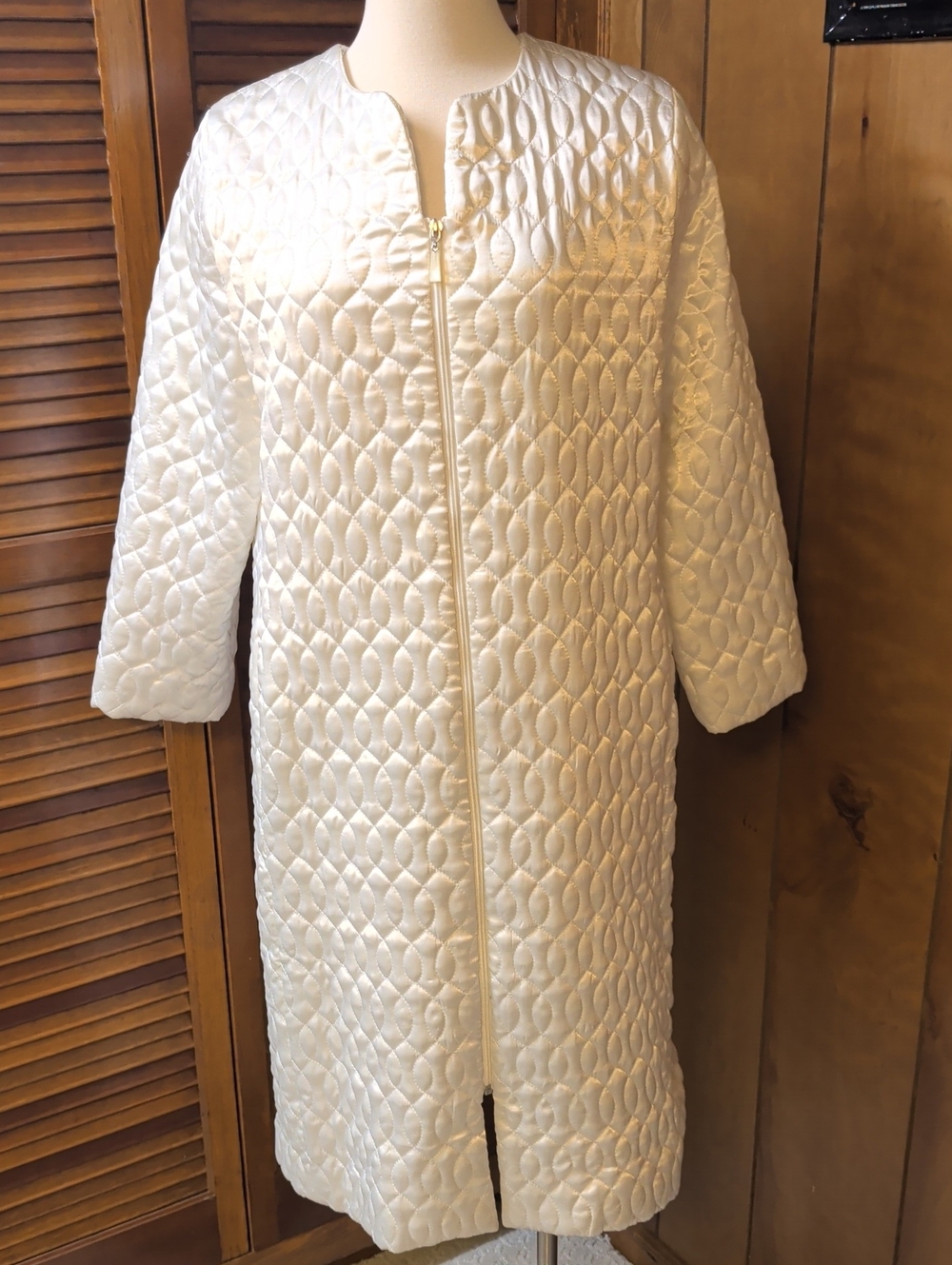 VTG 70's Oscar de la Renta Night Coat Robe Pearl White Blue 3/4 IN Sleeve
